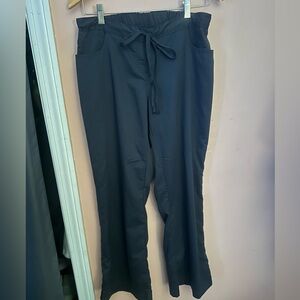 Greys Anatomy by Barco
Riley 5-Pocket Mid-Rise Flared Leg Scrub Pant